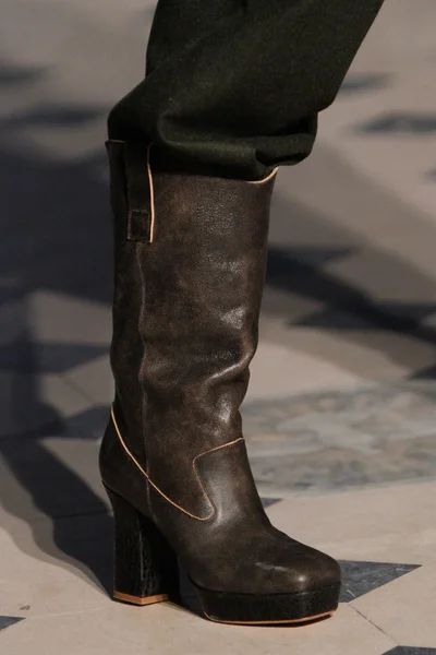 Look 32